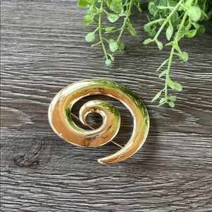 Vintage 90’s Large Polished Gold Spiral Brooch